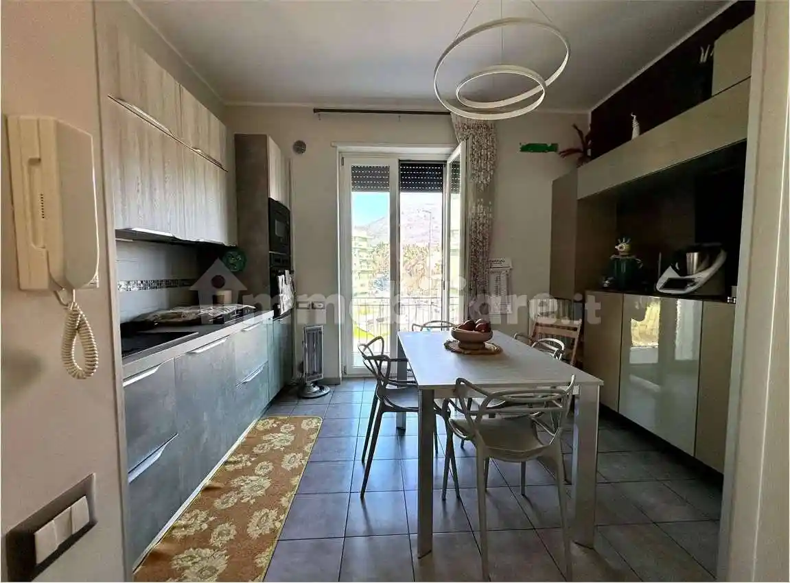 Appartamento in vendita a Salerno