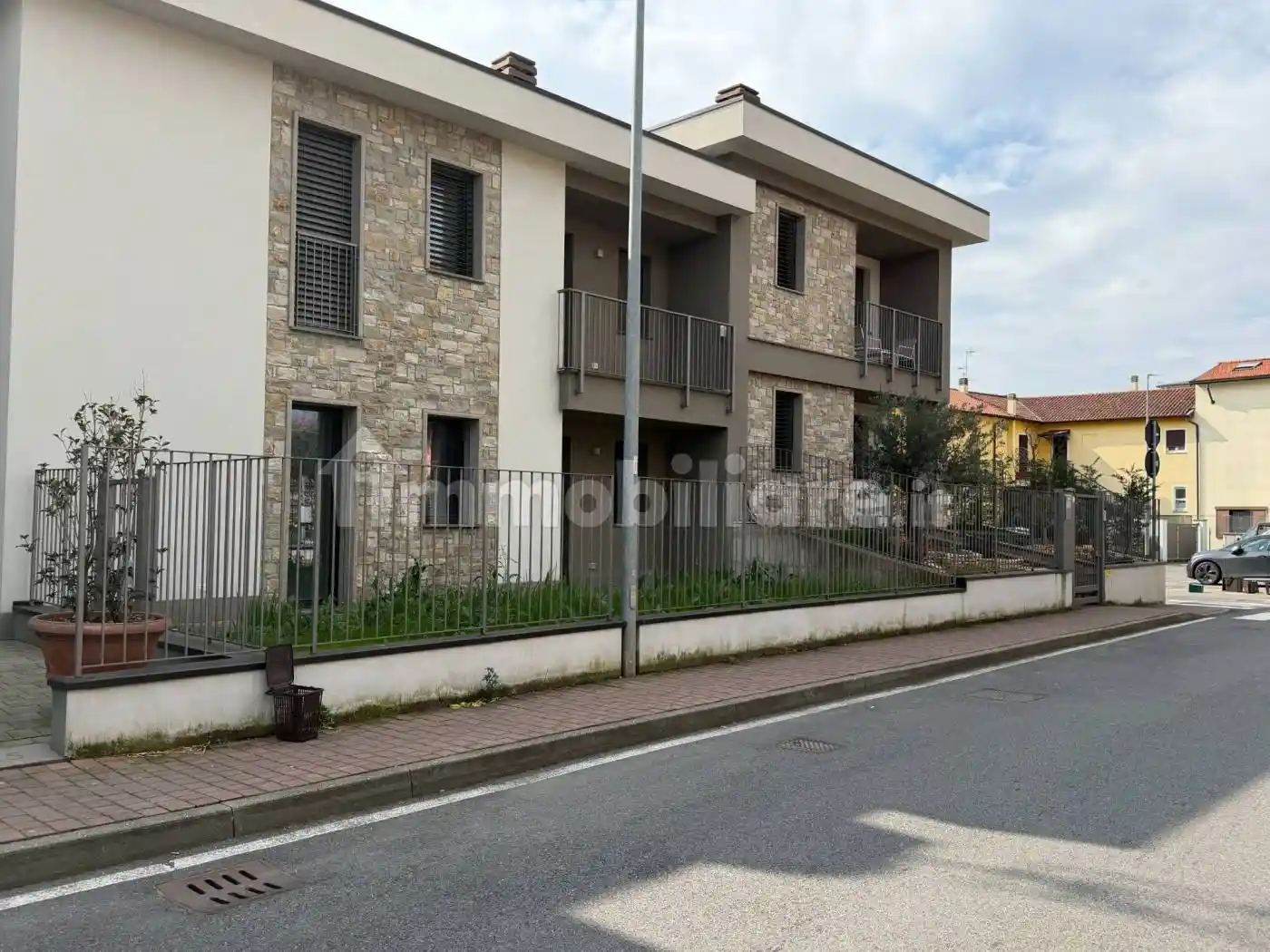 Appartamento in vendita a Lomagna