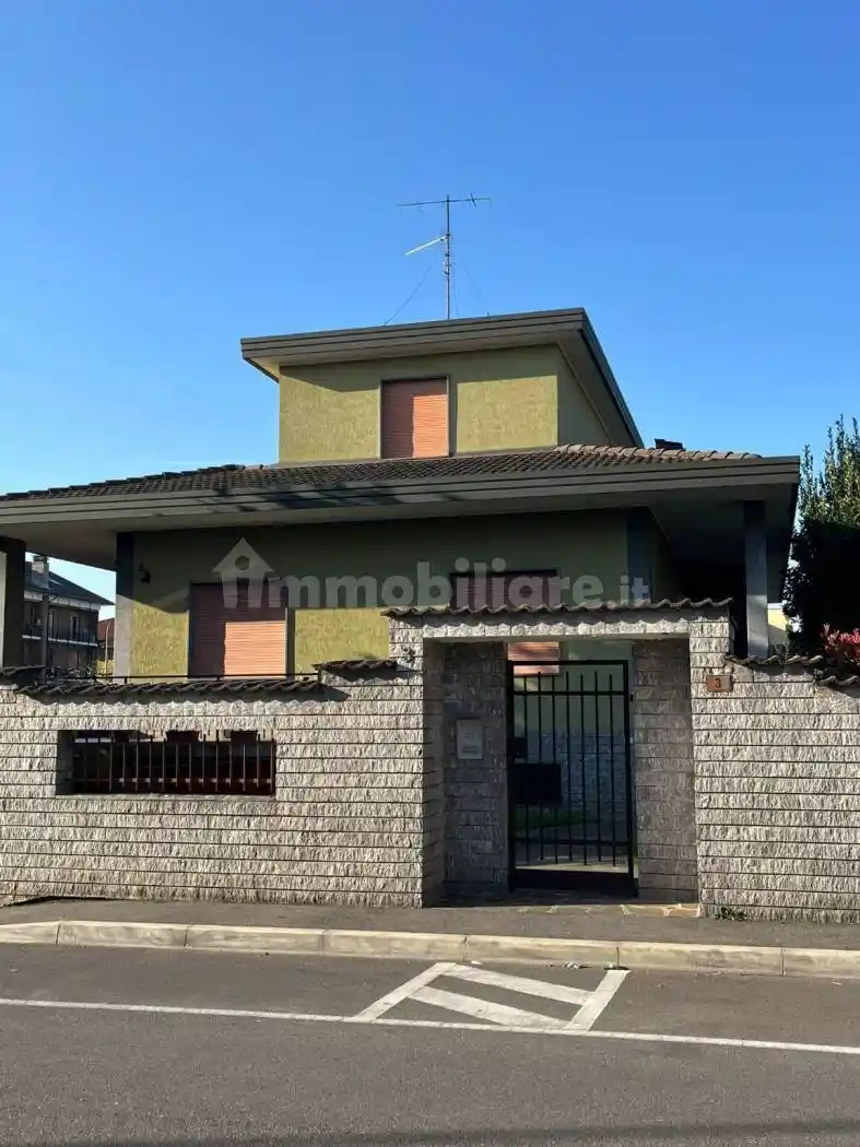Villa in vendita a Pogliano Milanese