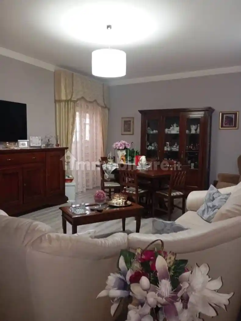 Palazzo - Edificio in vendita a Belpasso