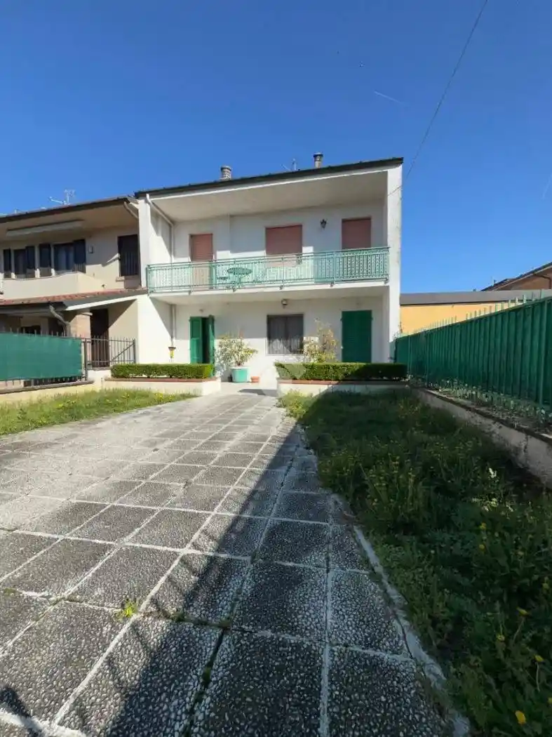 Villa in vendita a Madignano