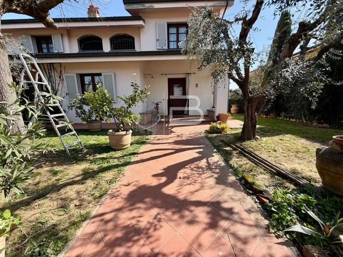 Villa in vendita a Massa e Cozzile