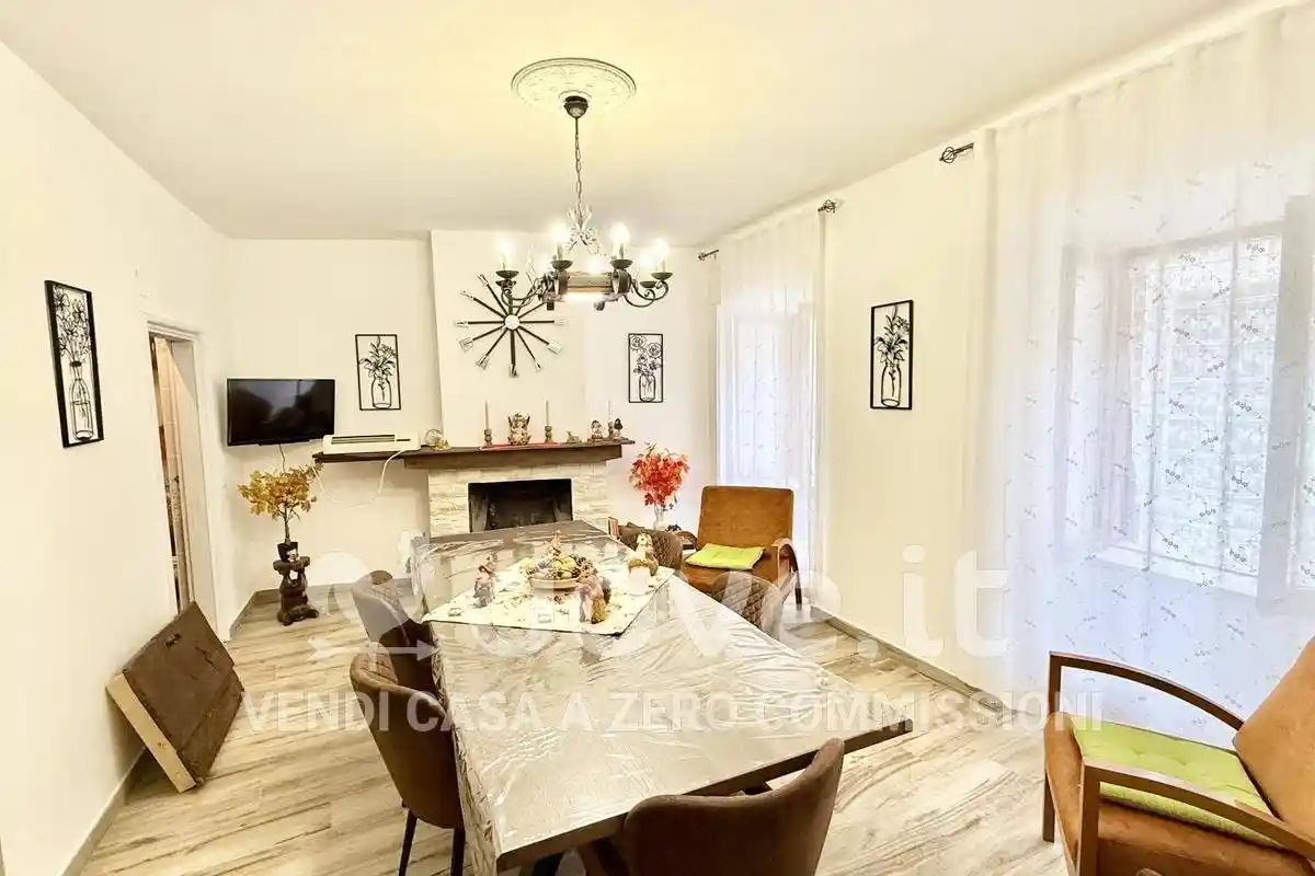 Casa indipendente in vendita a Pescorocchiano