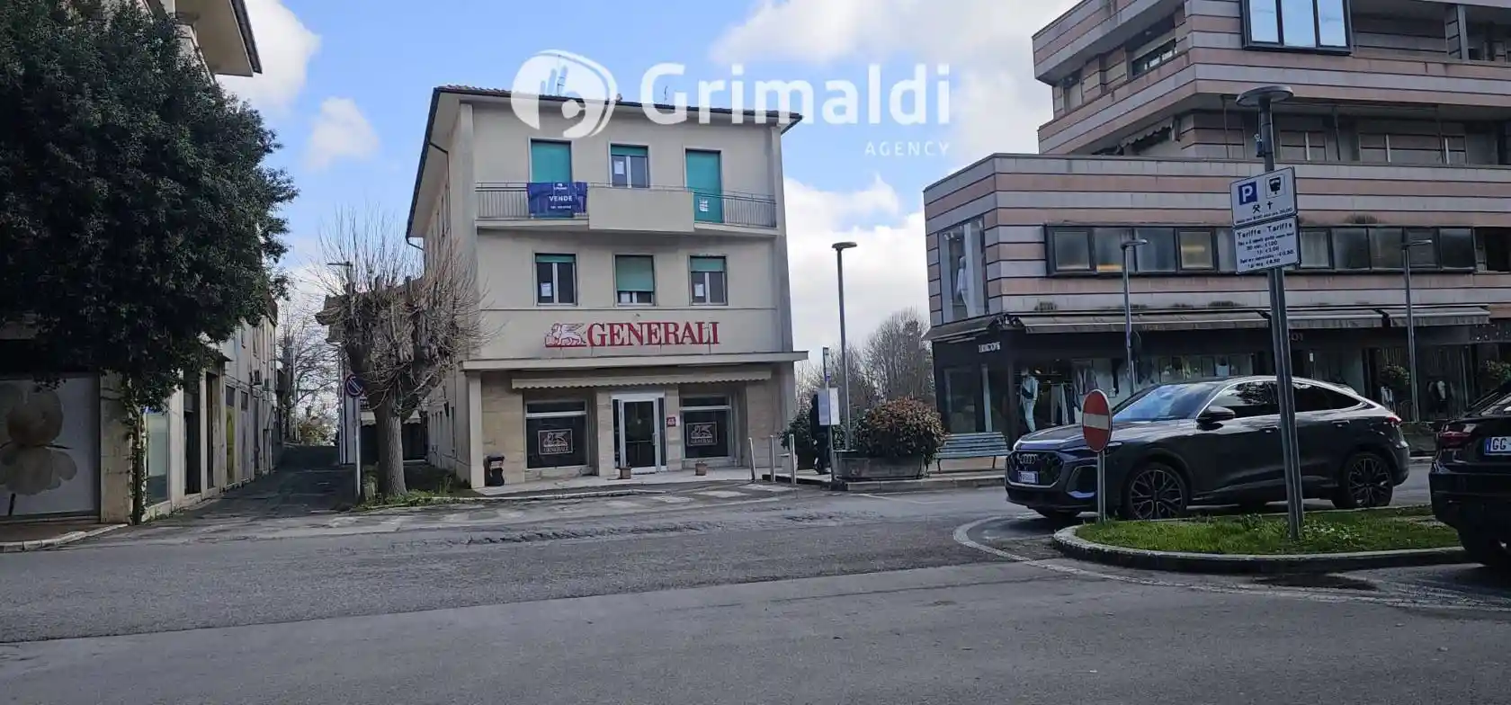 Palazzo - Edificio in vendita a Chianciano Terme