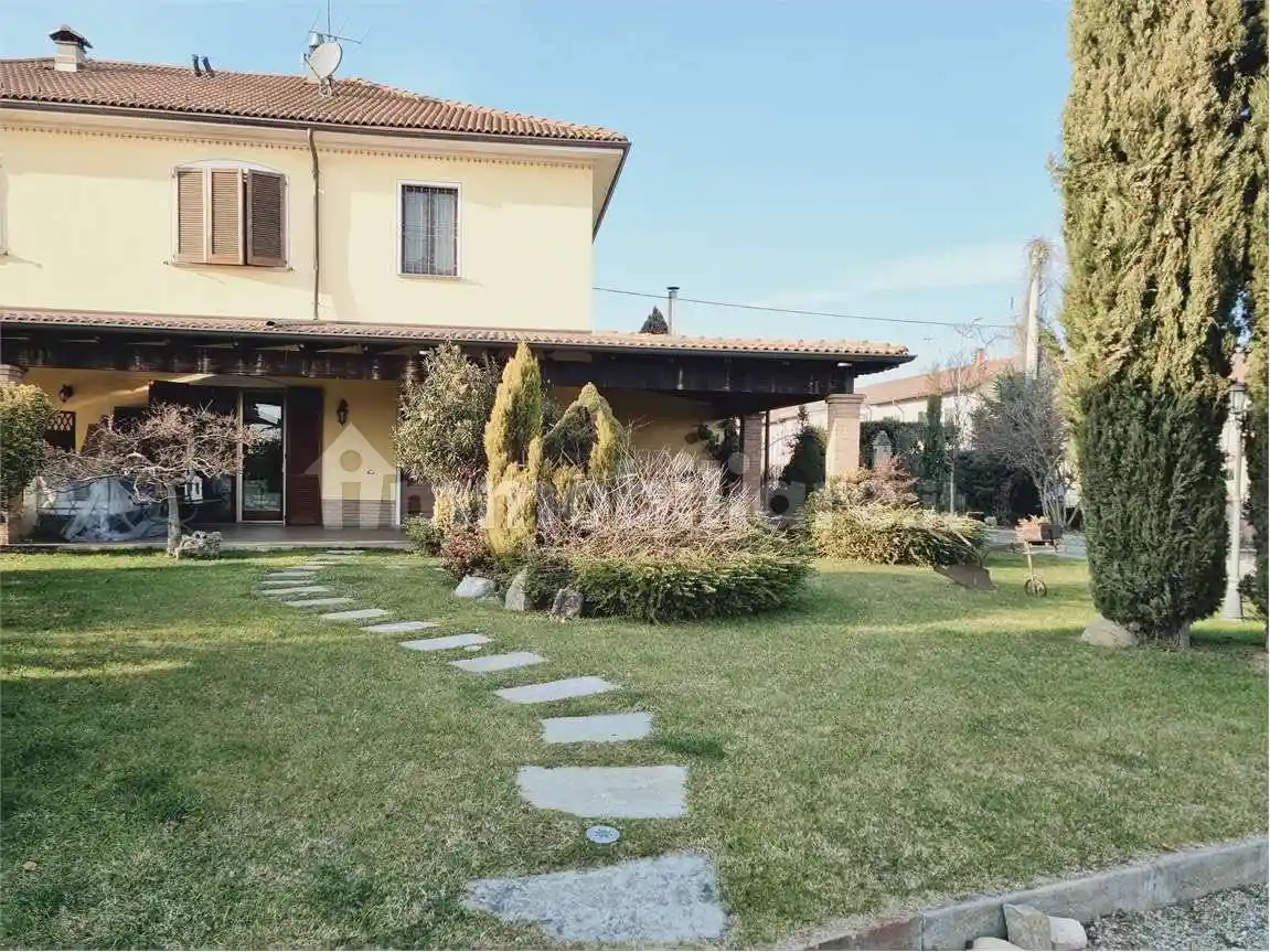 Villa in vendita a Alessandria