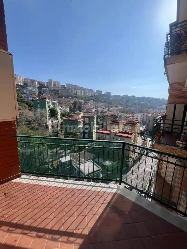 Appartamento in affitto a Napoli