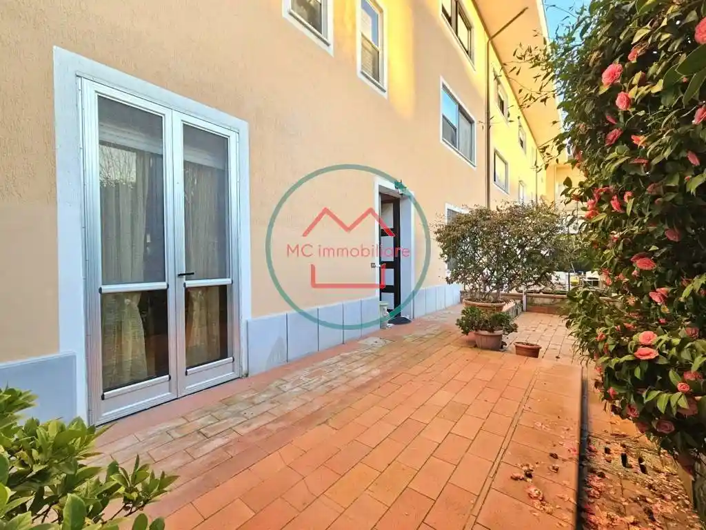 Appartamento in vendita a Massa e Cozzile