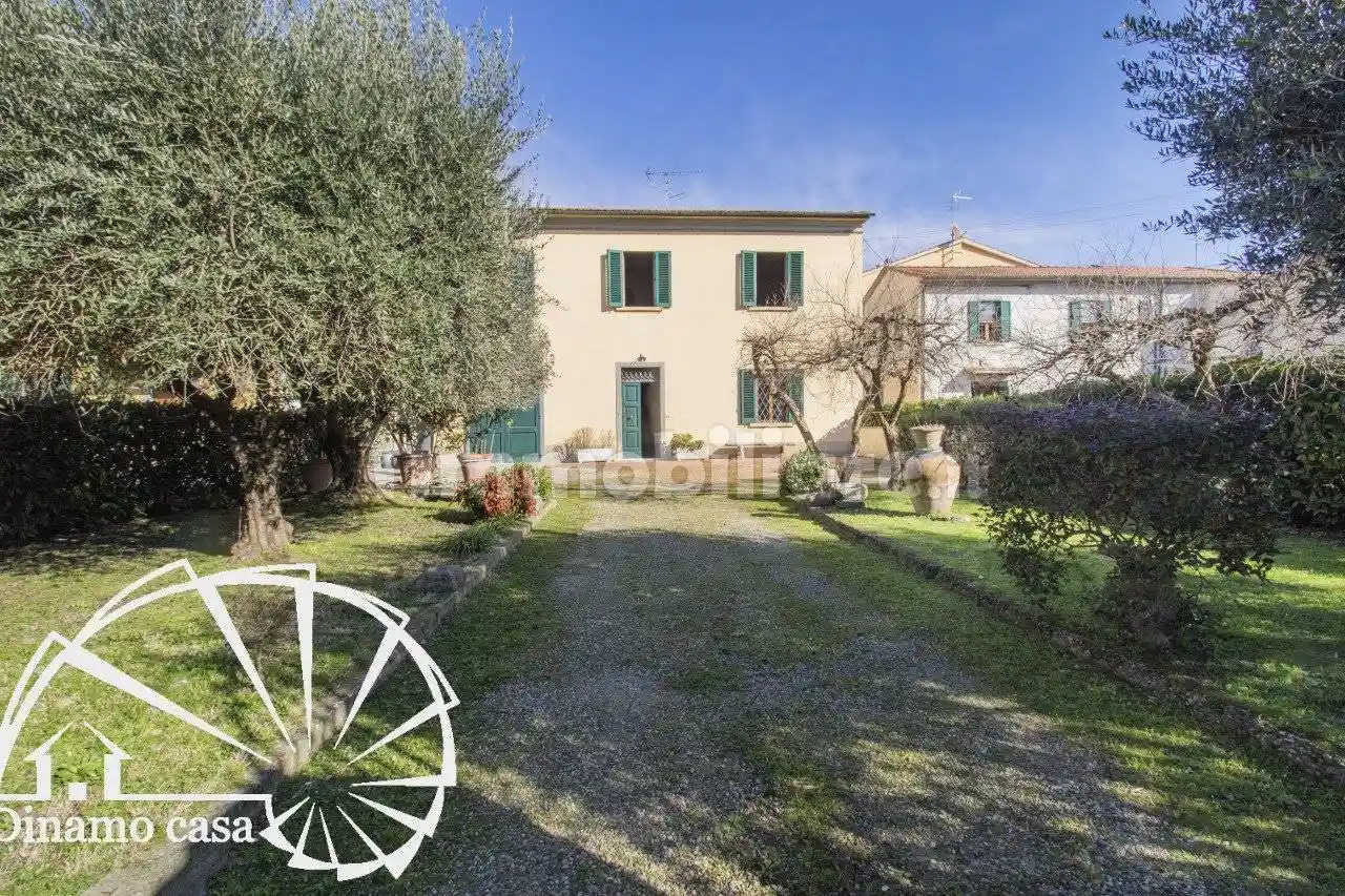 Casa indipendente in vendita a Prato