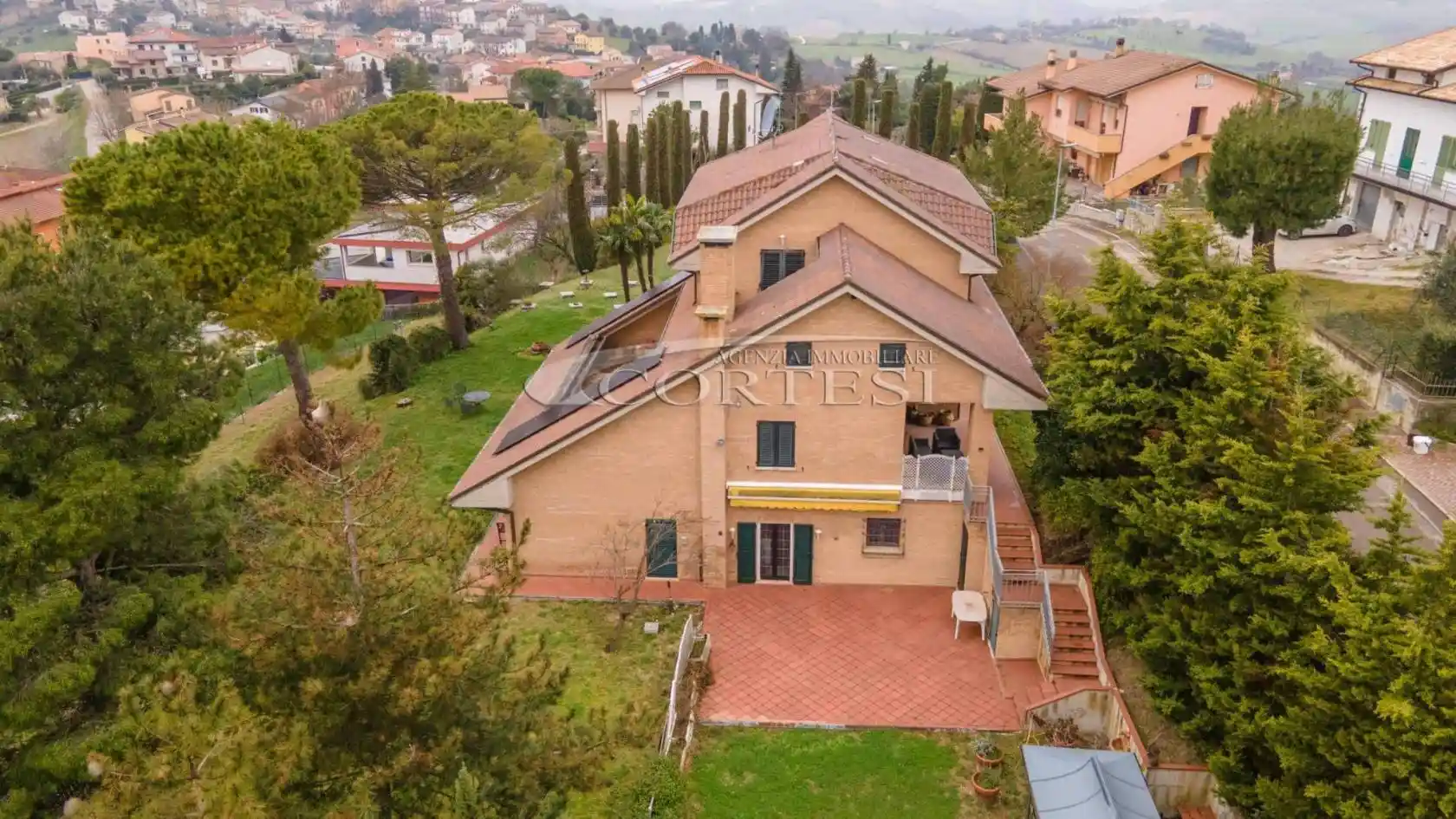 Villa in vendita a Terre Roveresche