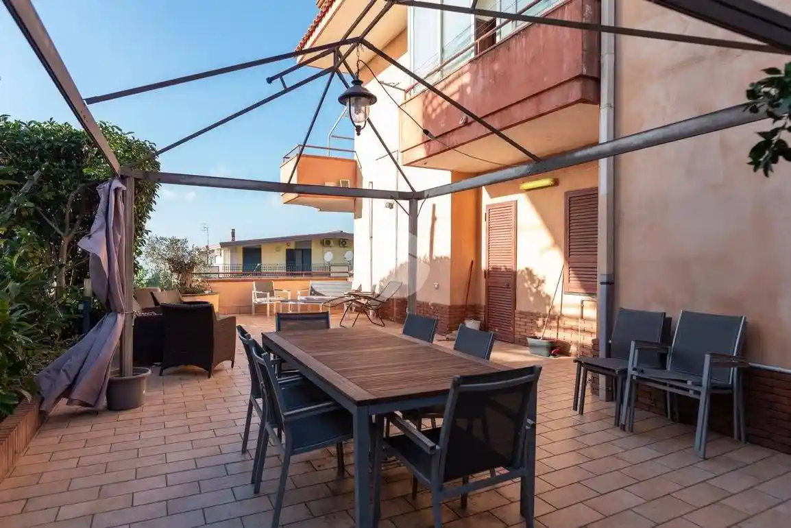 Villa in vendita a Pollena Trocchia