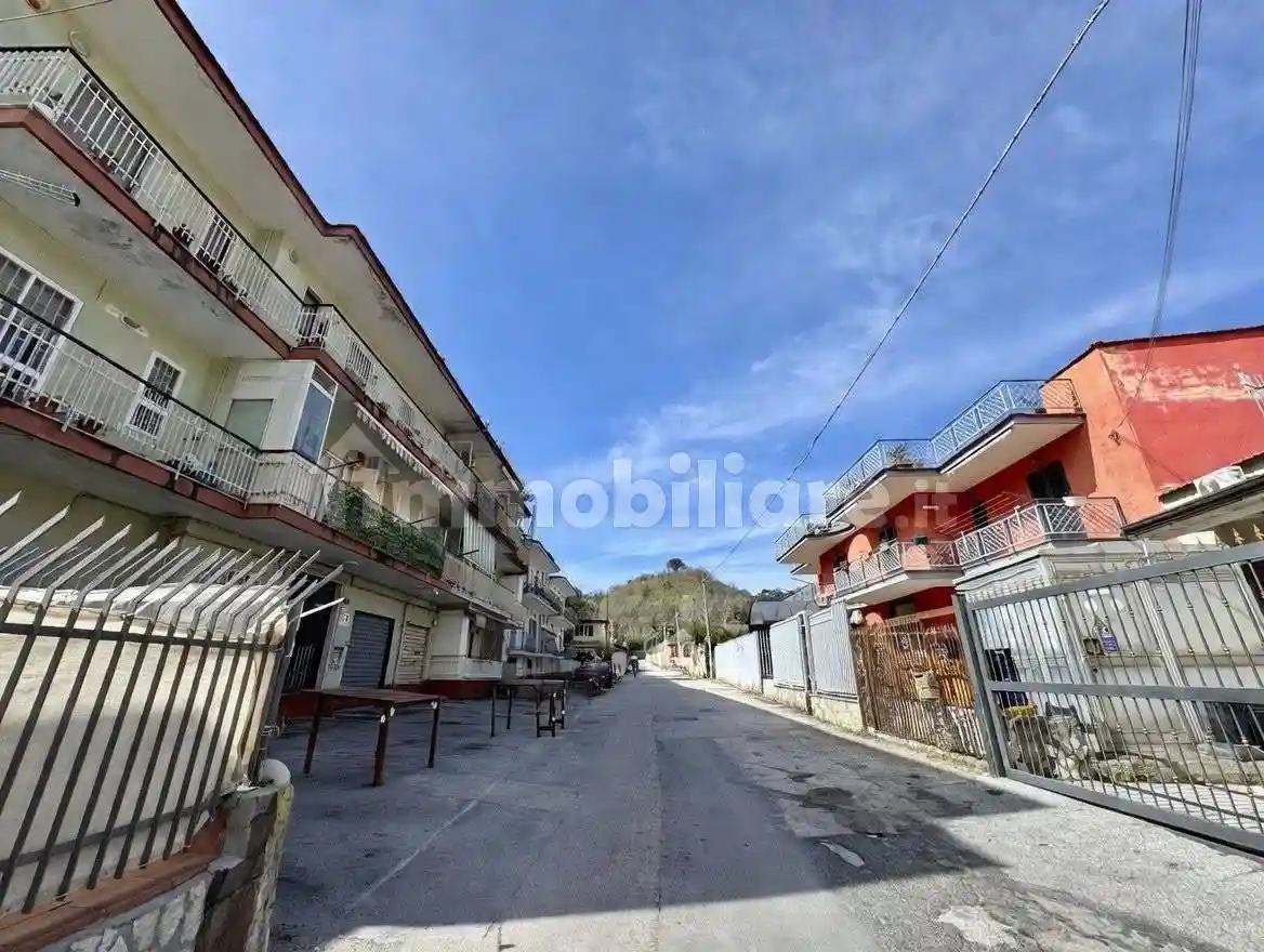 Appartamento in vendita a Napoli