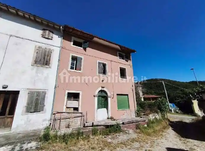 Appartamento in vendita a Montecchia di Crosara