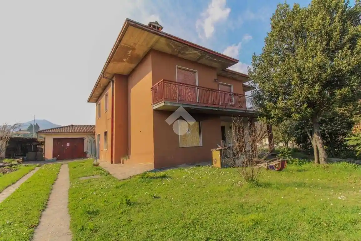 Villa in vendita a Gavardo