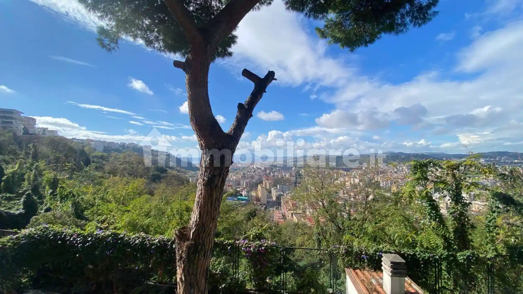 Appartamento in vendita a Napoli