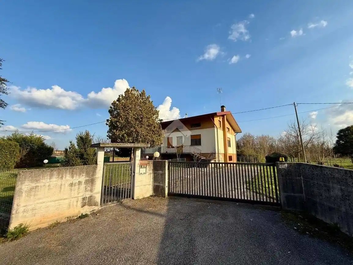 Casa indipendente in vendita a Fiume Veneto