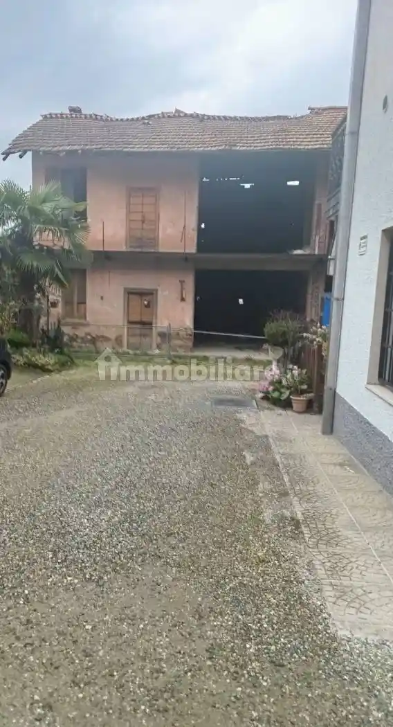 Rustico - Casale in vendita a Besnate