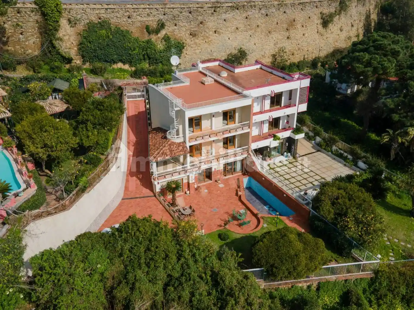 Appartamento in vendita a Napoli