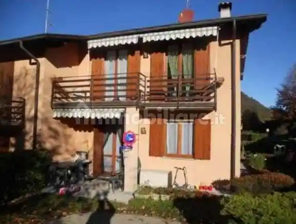 Villetta a schiera in vendita a Magreglio