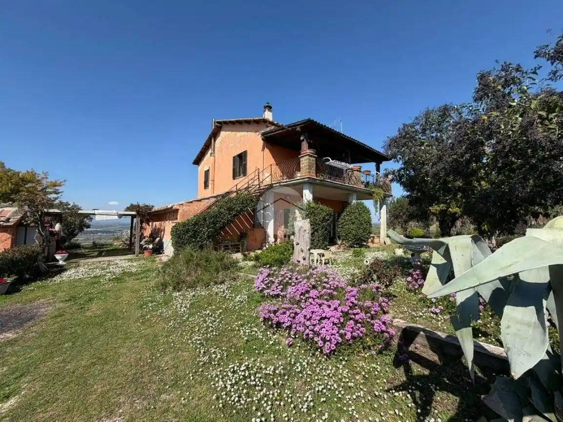 Villa in vendita a Magliano Sabina