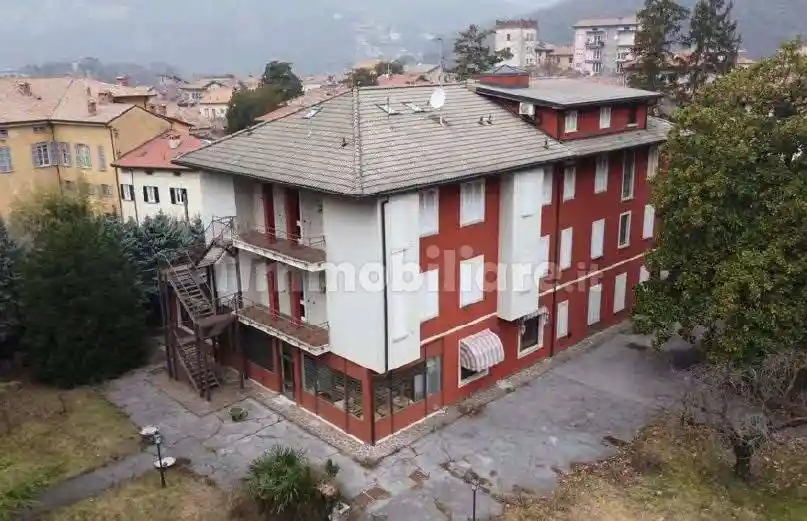 Villa in vendita a Canzo
