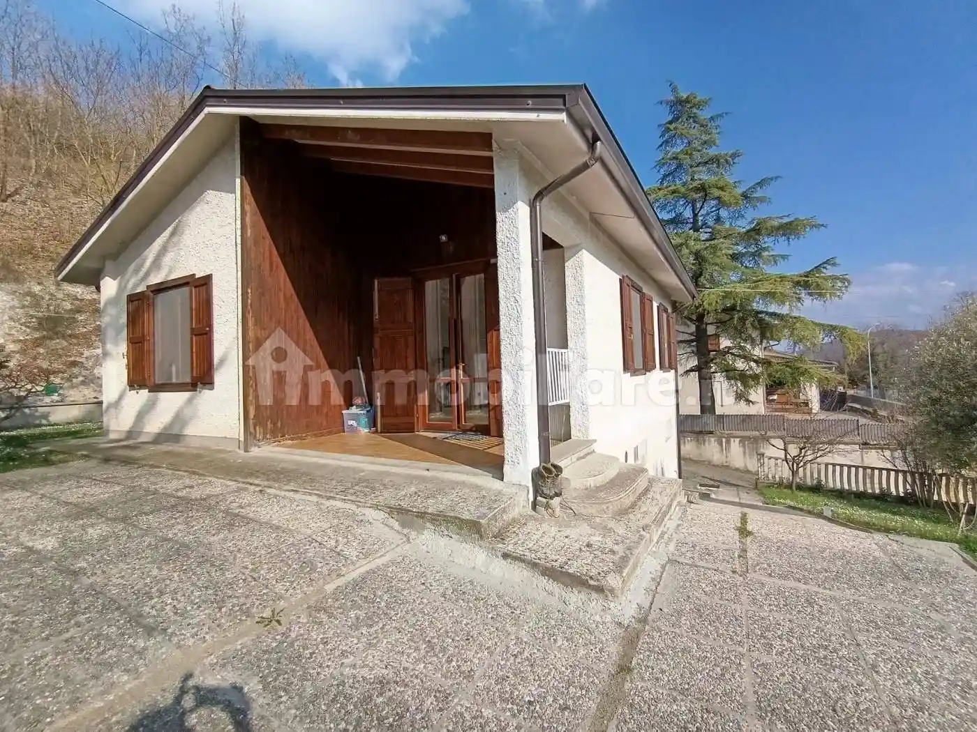 Villa in vendita a Varano de' Melegari