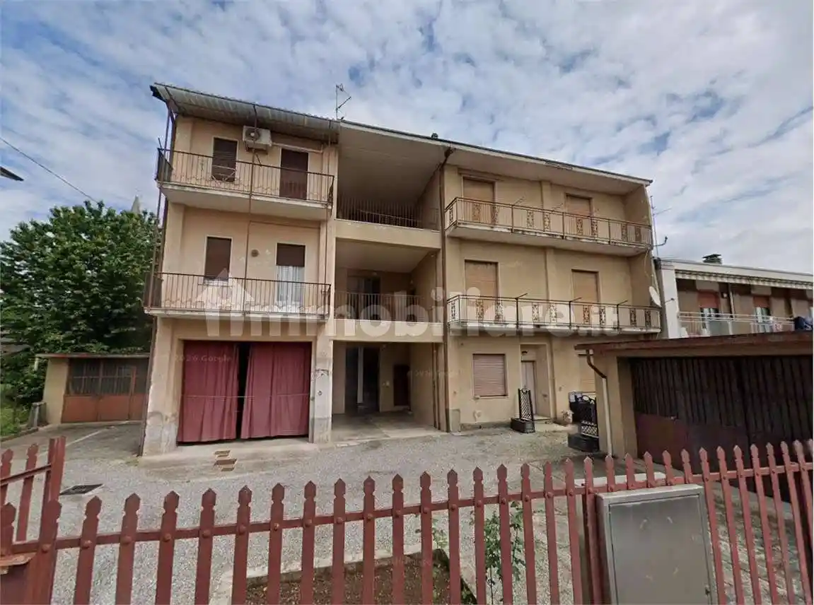 Appartamento in vendita a Rovello Porro