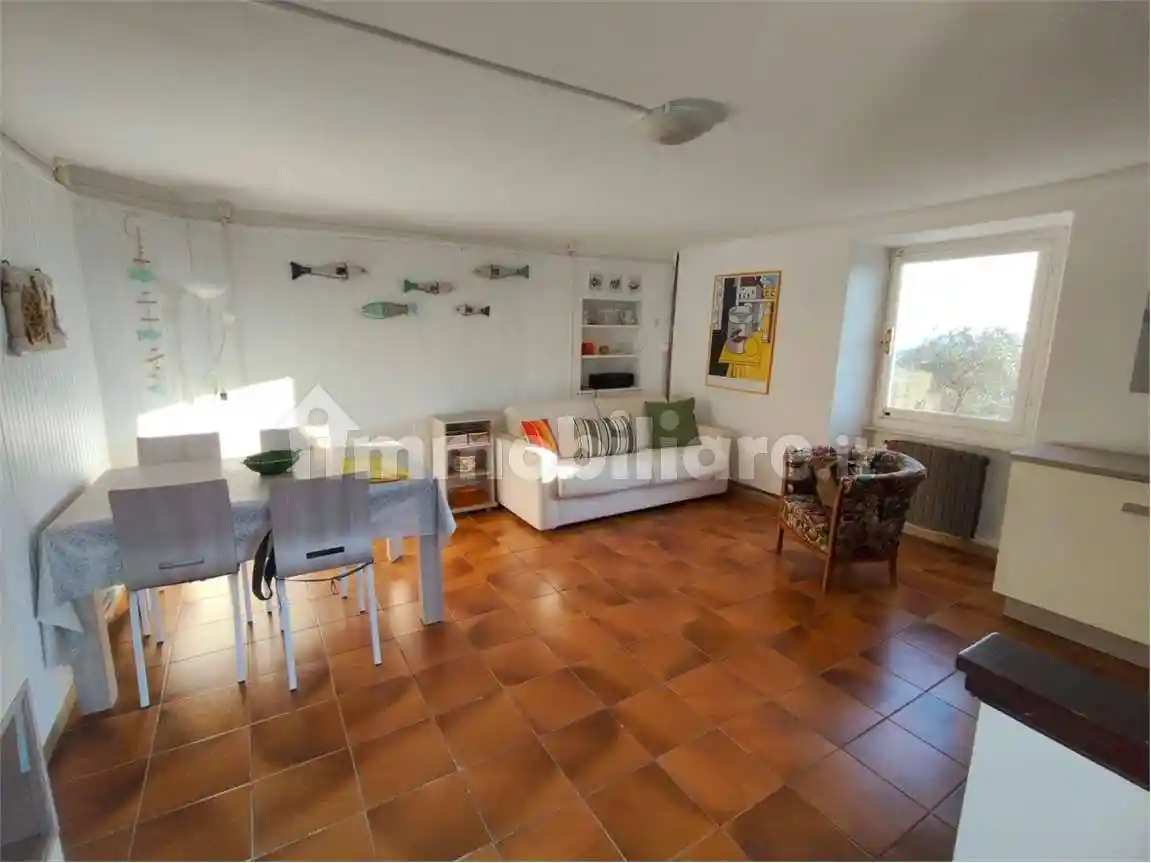 Casa indipendente in vendita a Luni