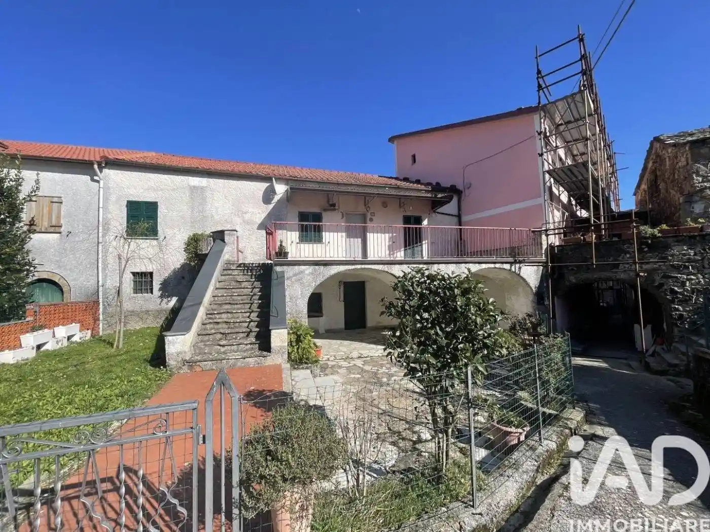 Villa in vendita a Varese Ligure