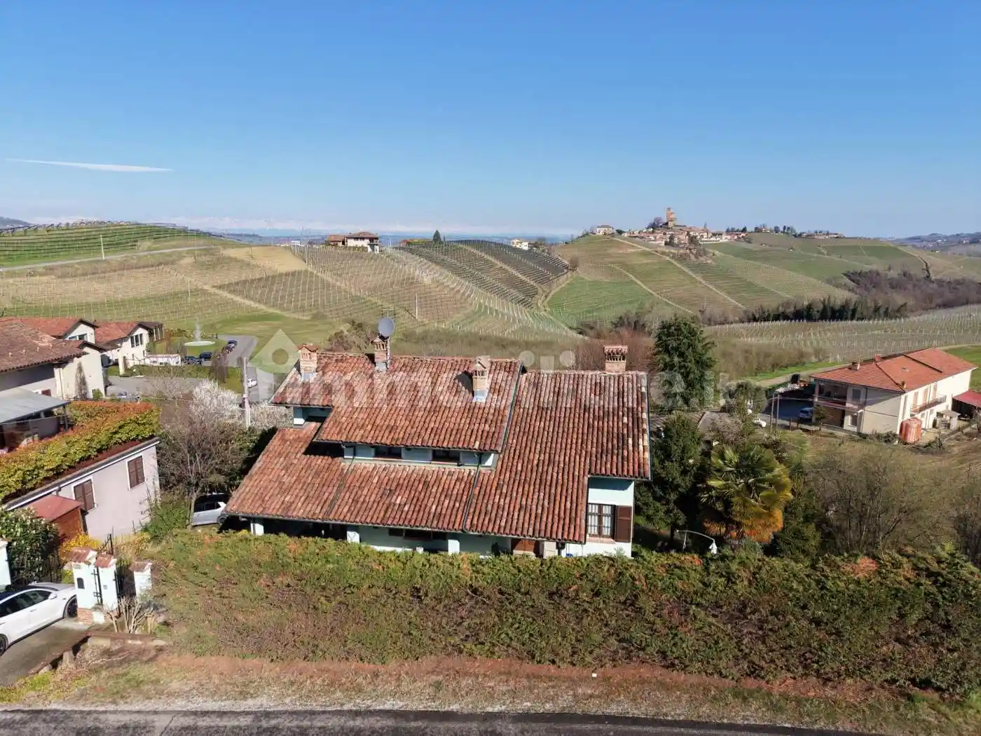 Villa in vendita a Serralunga d'Alba