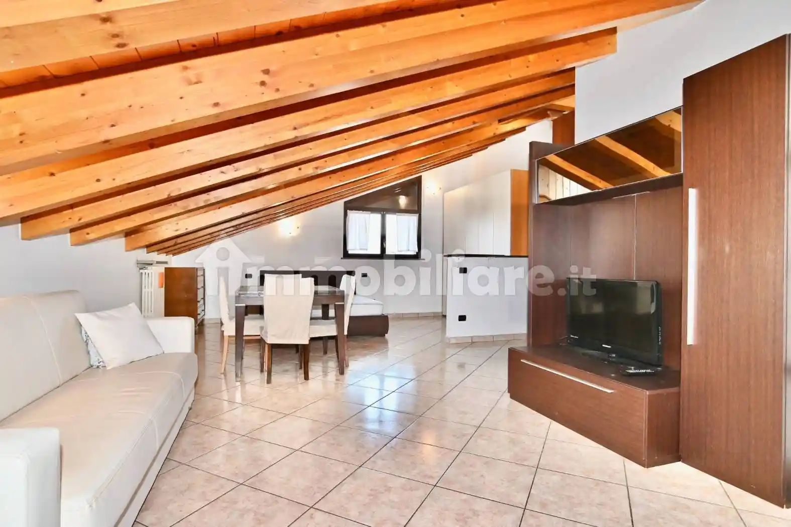 Appartamento in affitto a Rho