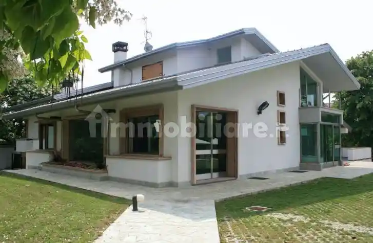Villa in vendita a Corbetta