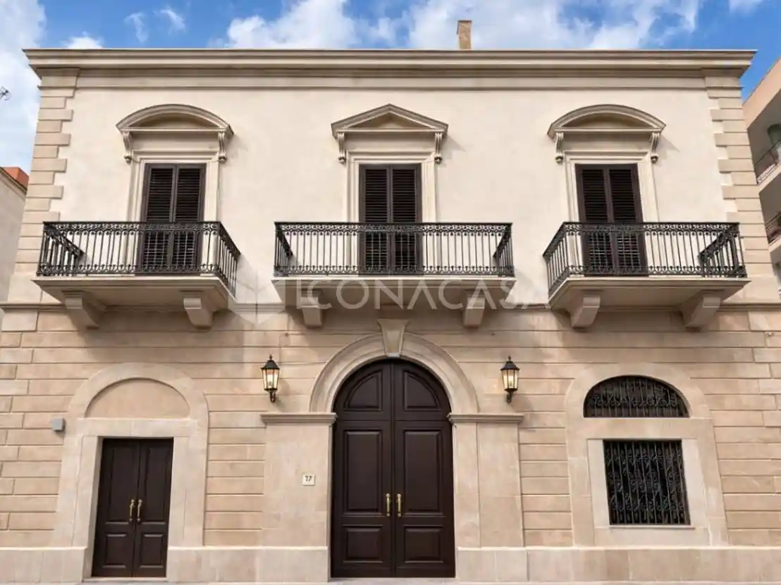 Palazzo - Edificio in vendita a Bisceglie