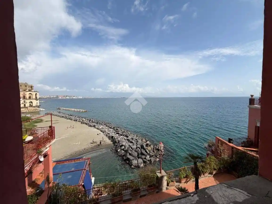 Appartamento in affitto a Napoli