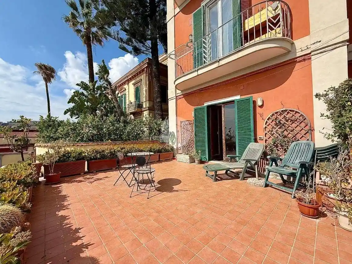 Appartamento in vendita a Napoli