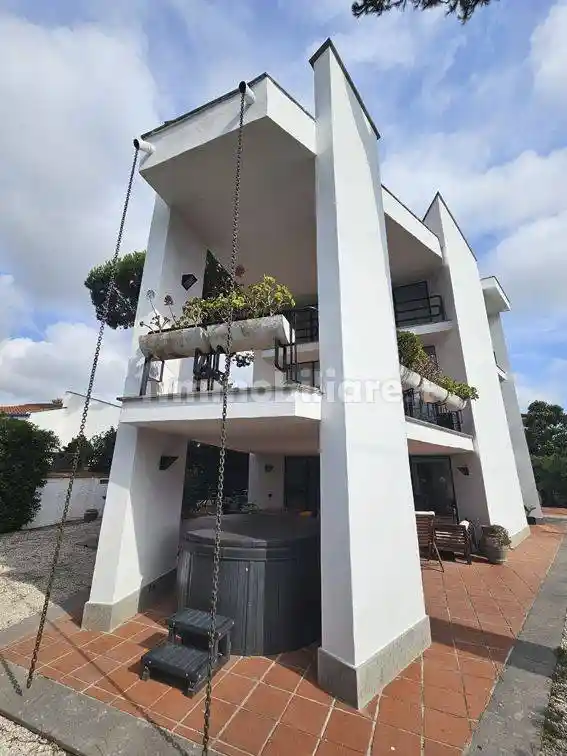 Villa in affitto a Fiumicino