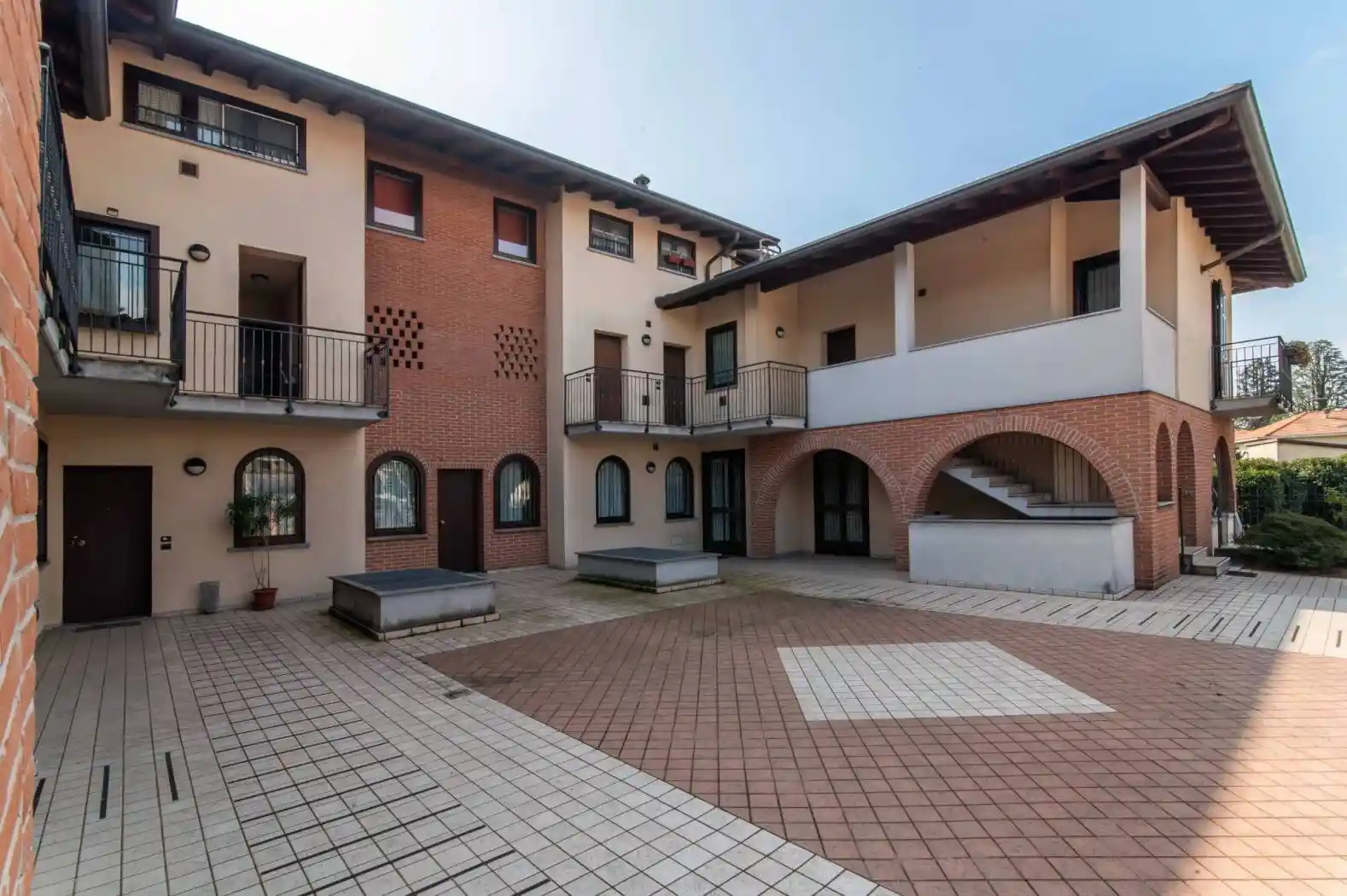 Appartamento in vendita a Lonate Ceppino