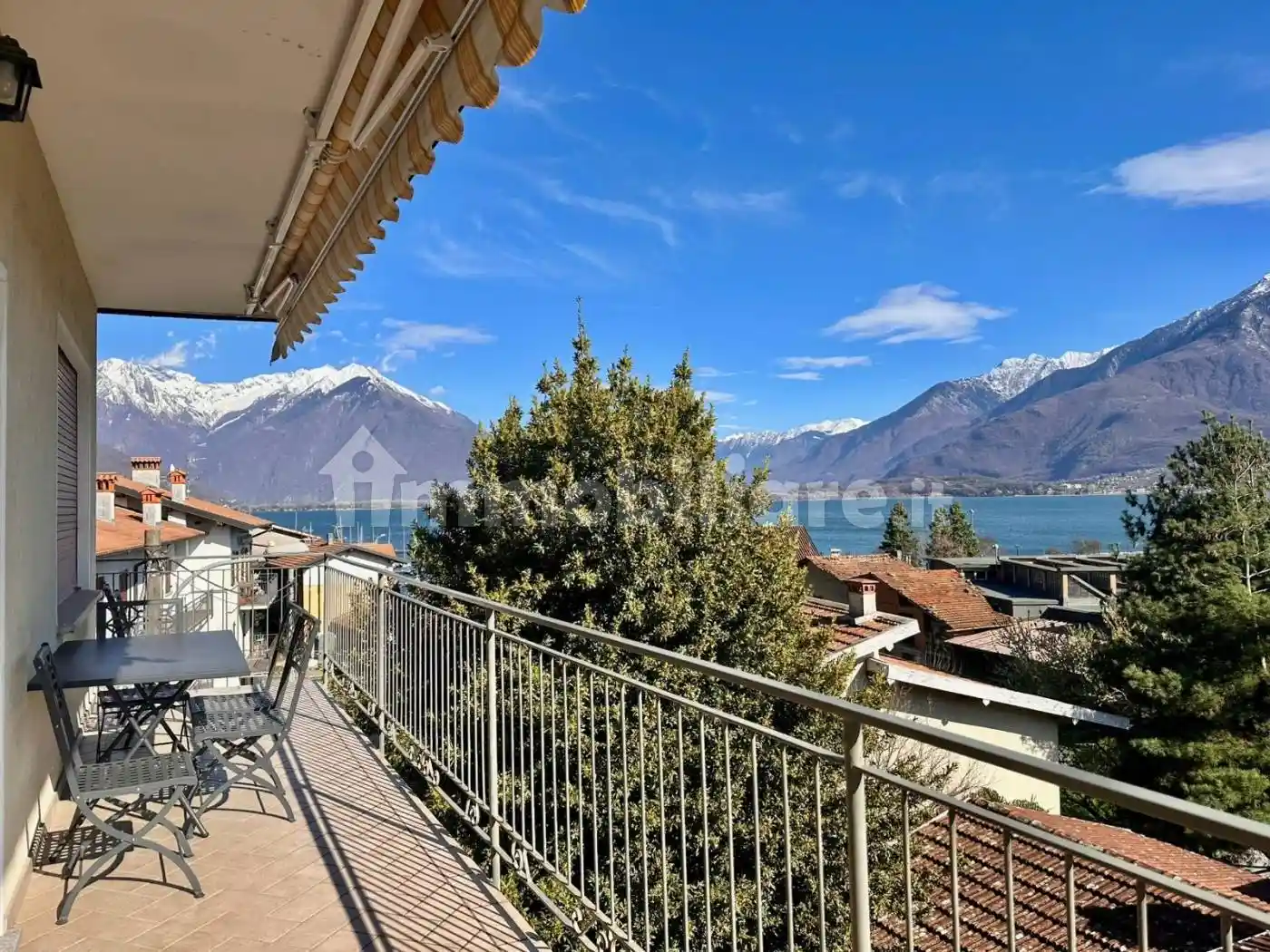 Appartamento in affitto a Domaso