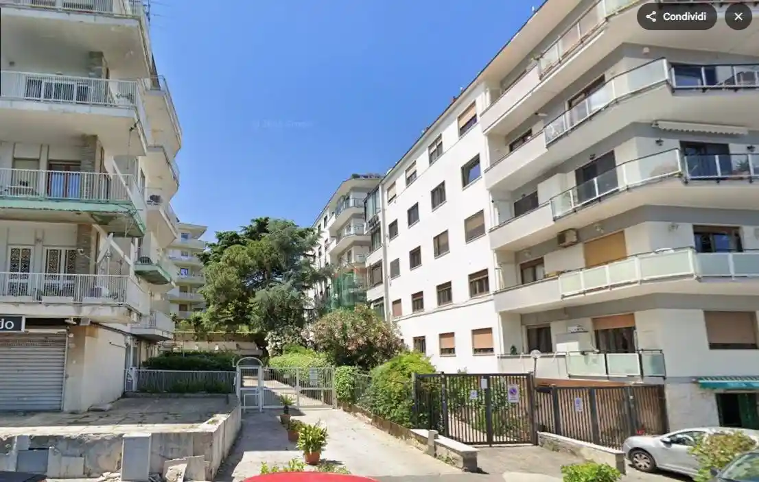Appartamento in vendita a Napoli