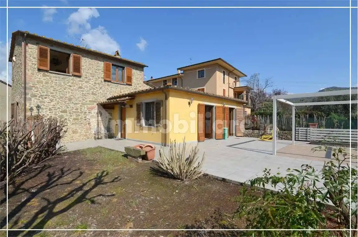Villa in vendita a Larciano