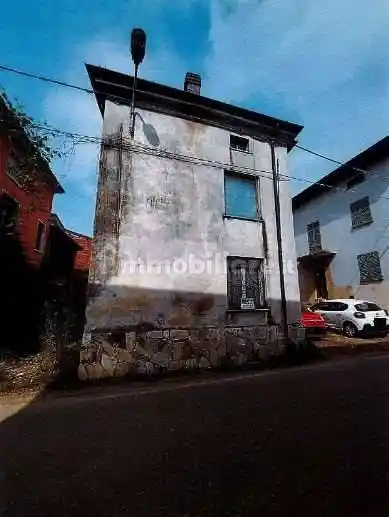 Casa indipendente in vendita a Ziano Piacentino