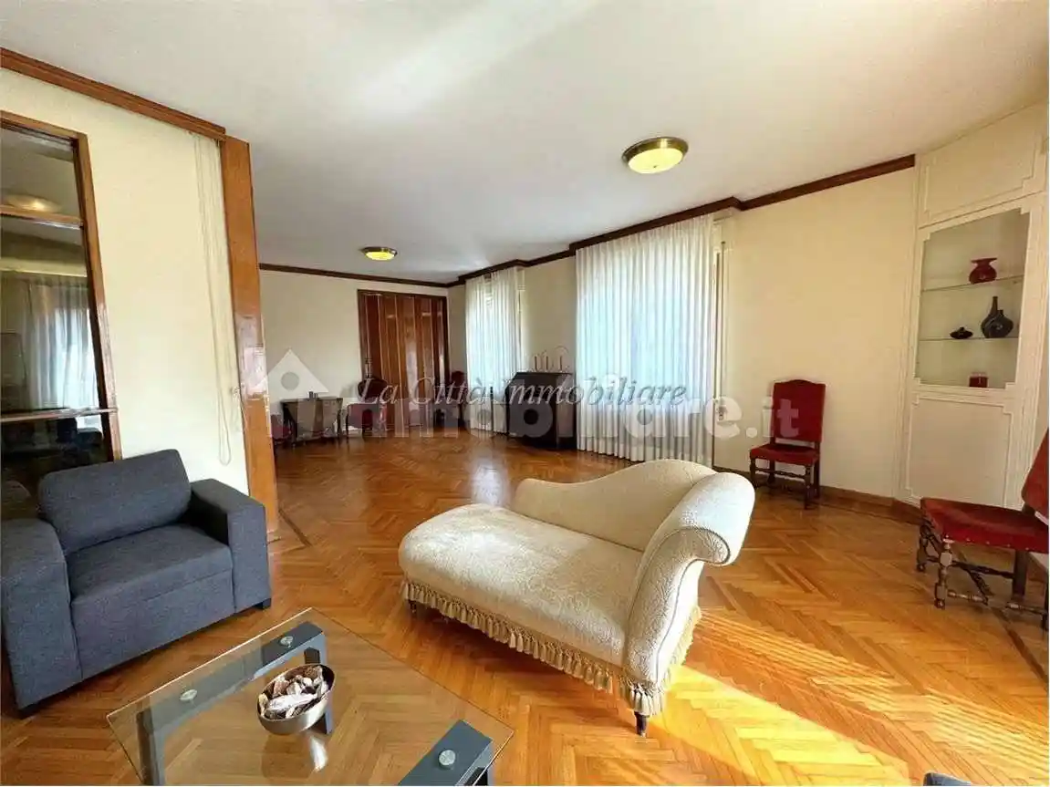 Appartamento in affitto a Novara