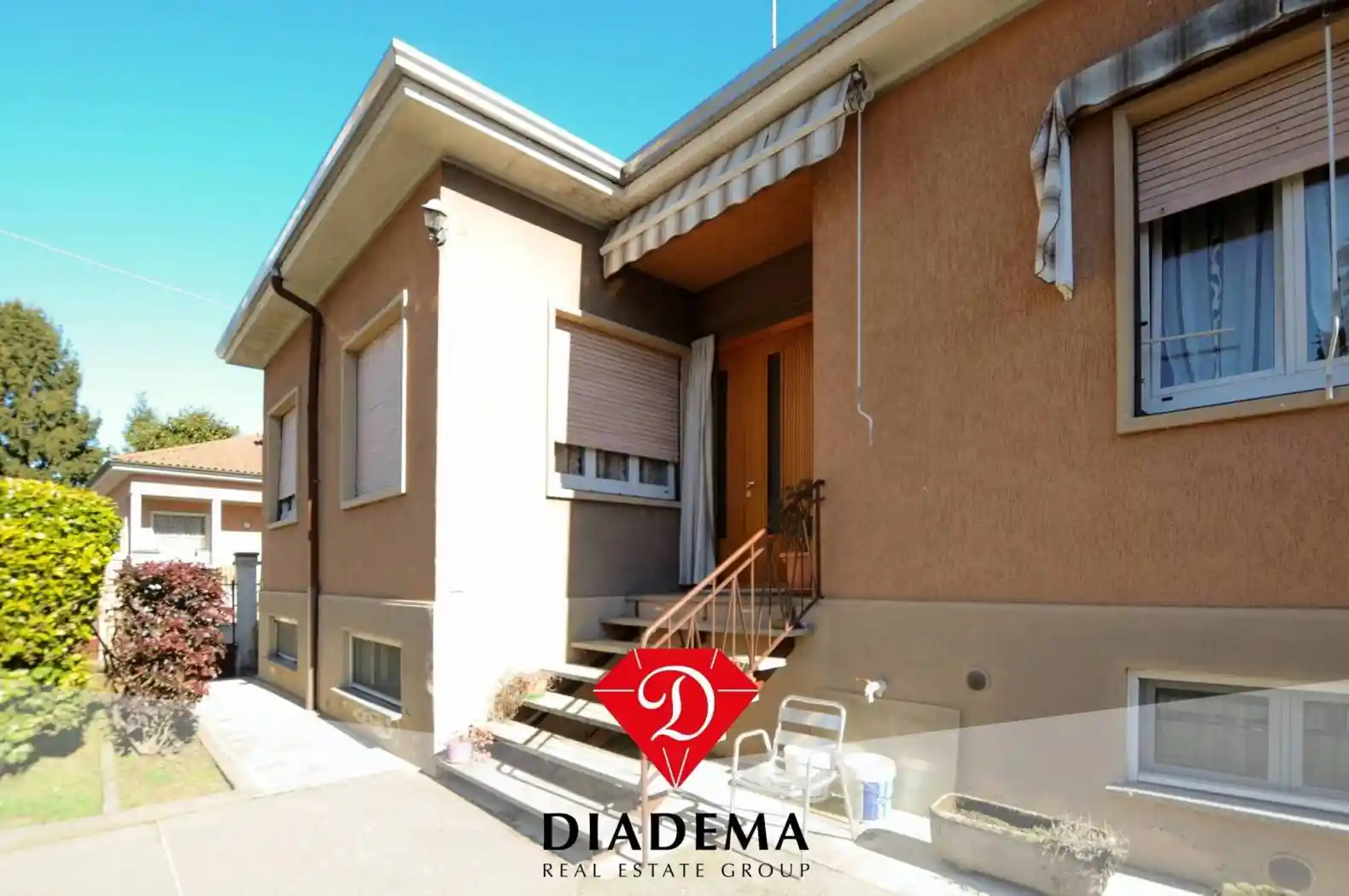 Villa in vendita a Besnate