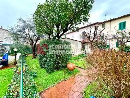 Casa indipendente in vendita a Sesto Fiorentino