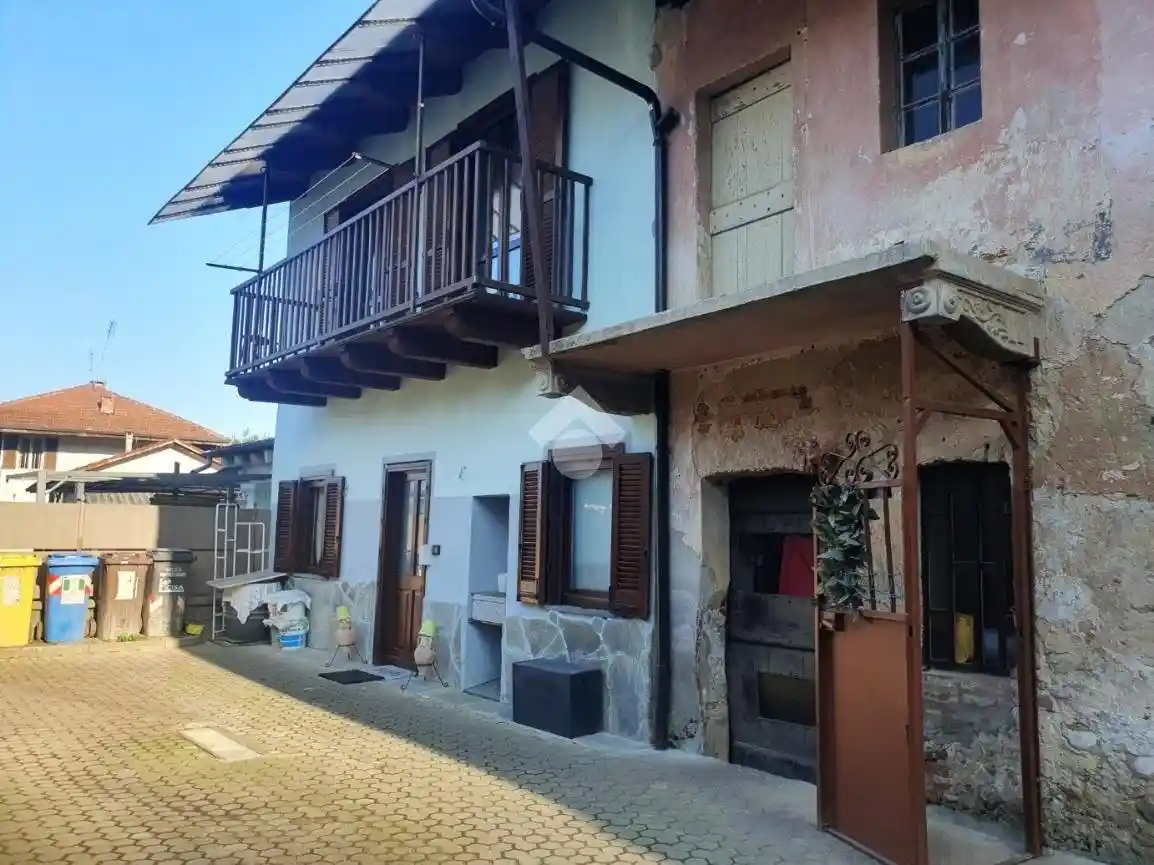 Casa indipendente in vendita a Front