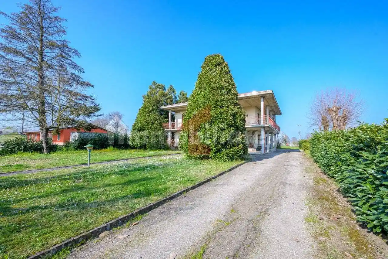 Villa in vendita a Fontanellato
