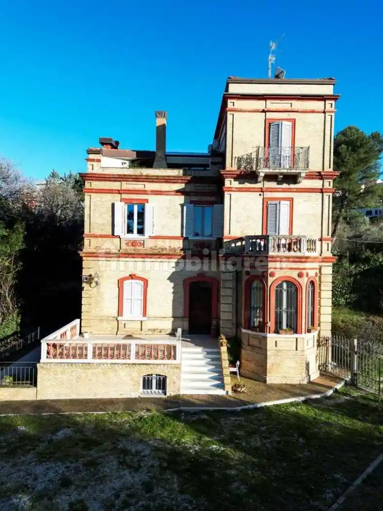 Villa in vendita a Ancona