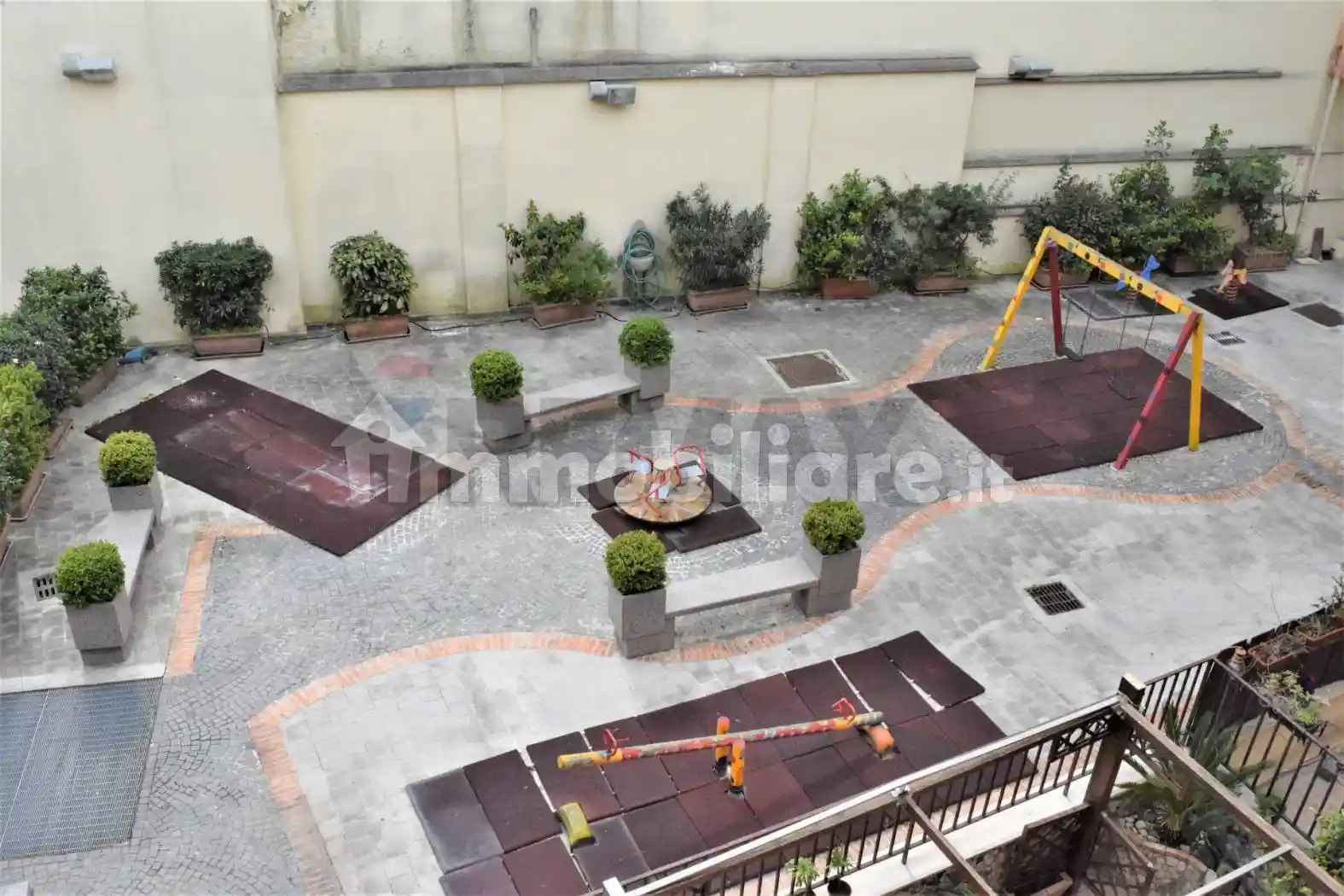 Appartamento in vendita a Napoli