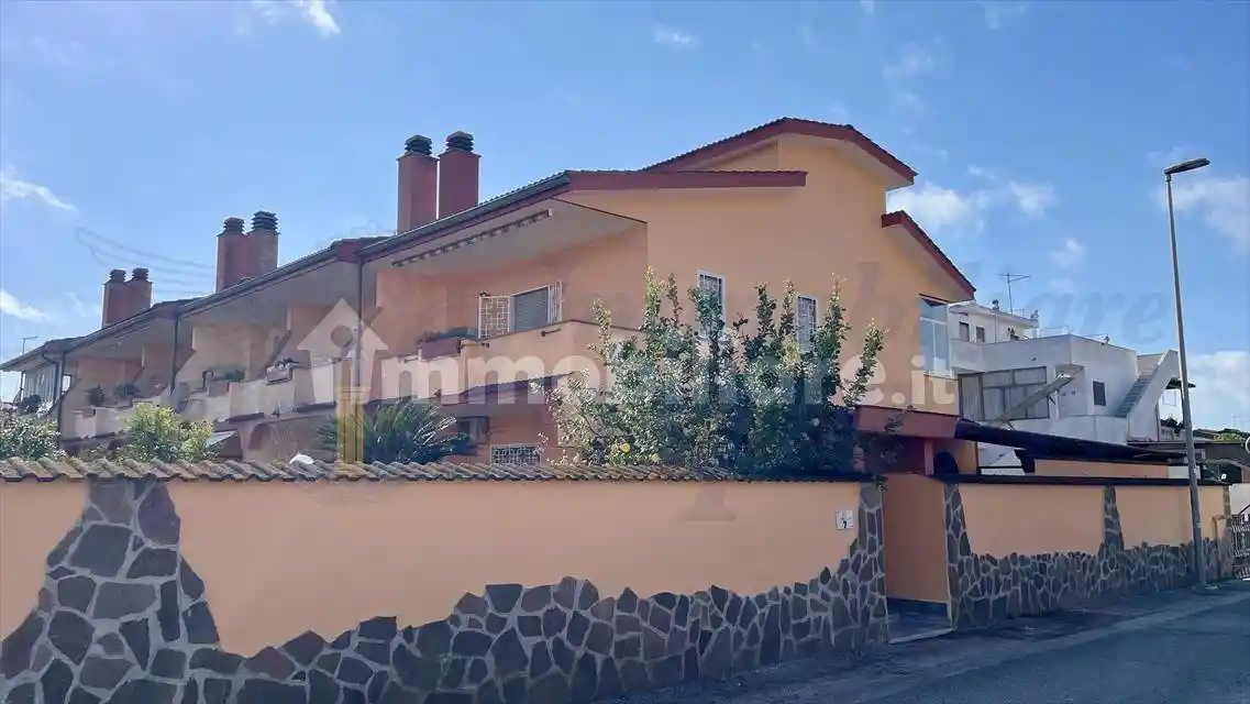 Villa in vendita a Pomezia