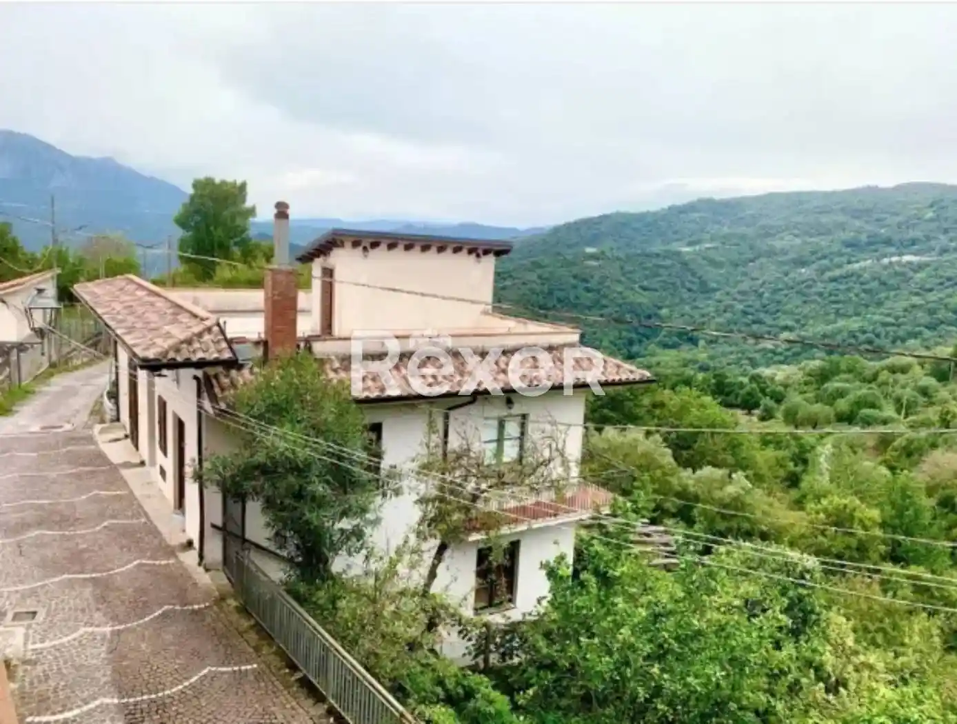 Casa indipendente in vendita a Ispani