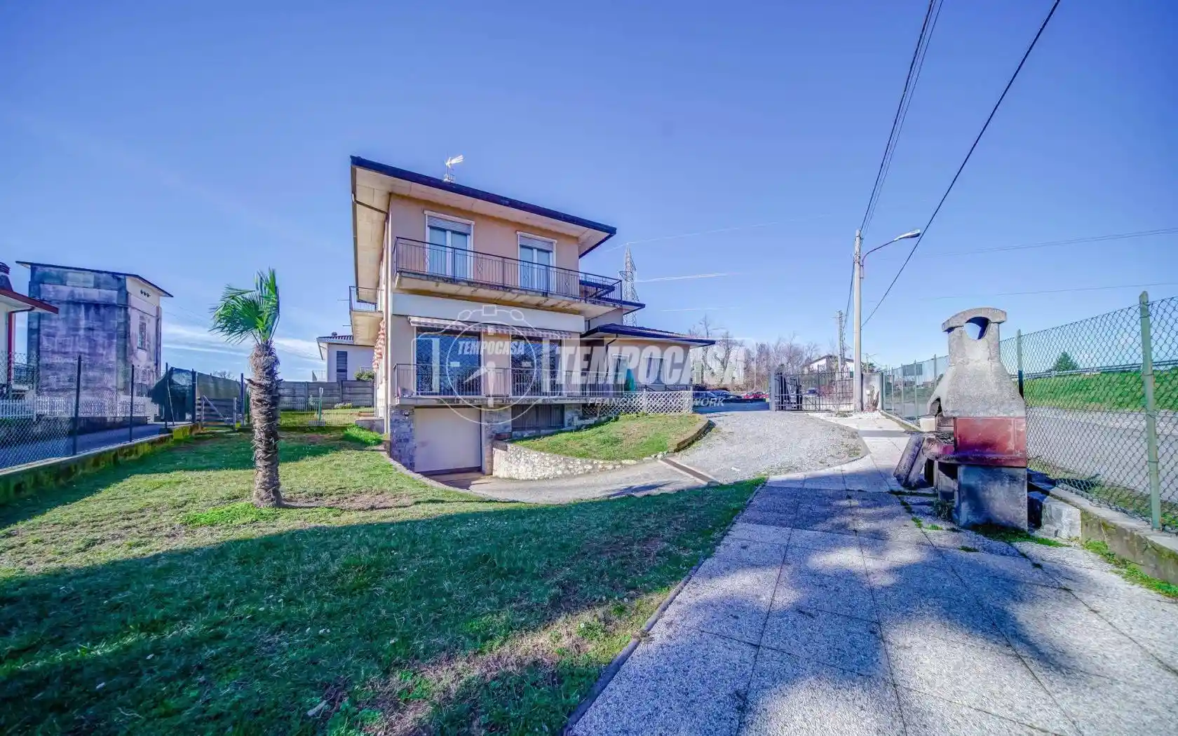 Villa in vendita a Caronno Varesino